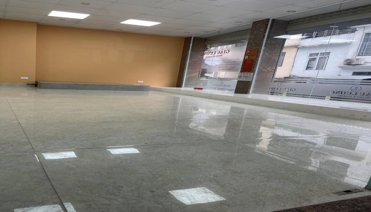 Cho thuê mặt bằng kinh doanh Spa, Mi nail Phố Hai Bà Trưng 80m2, mặt tiền 10m, 20 triệu